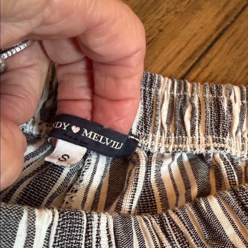Brandy Melville Gray & White Striped High Waist Shorts - Picture 3 of 5